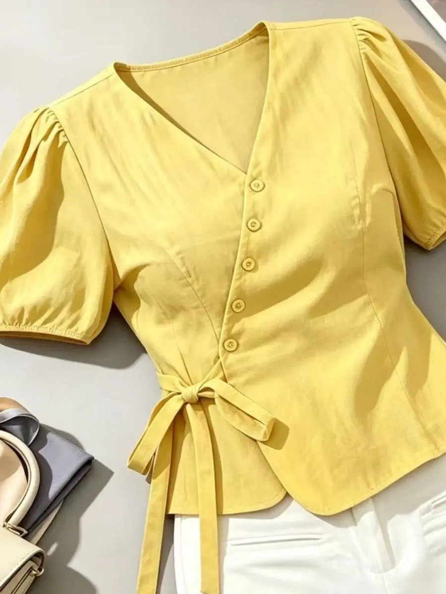 

Fashionable Slimming Short Sleeve Shirt Women's Design Sensation Summer 2026 Casual Style Loose Fit V-Neck Button up