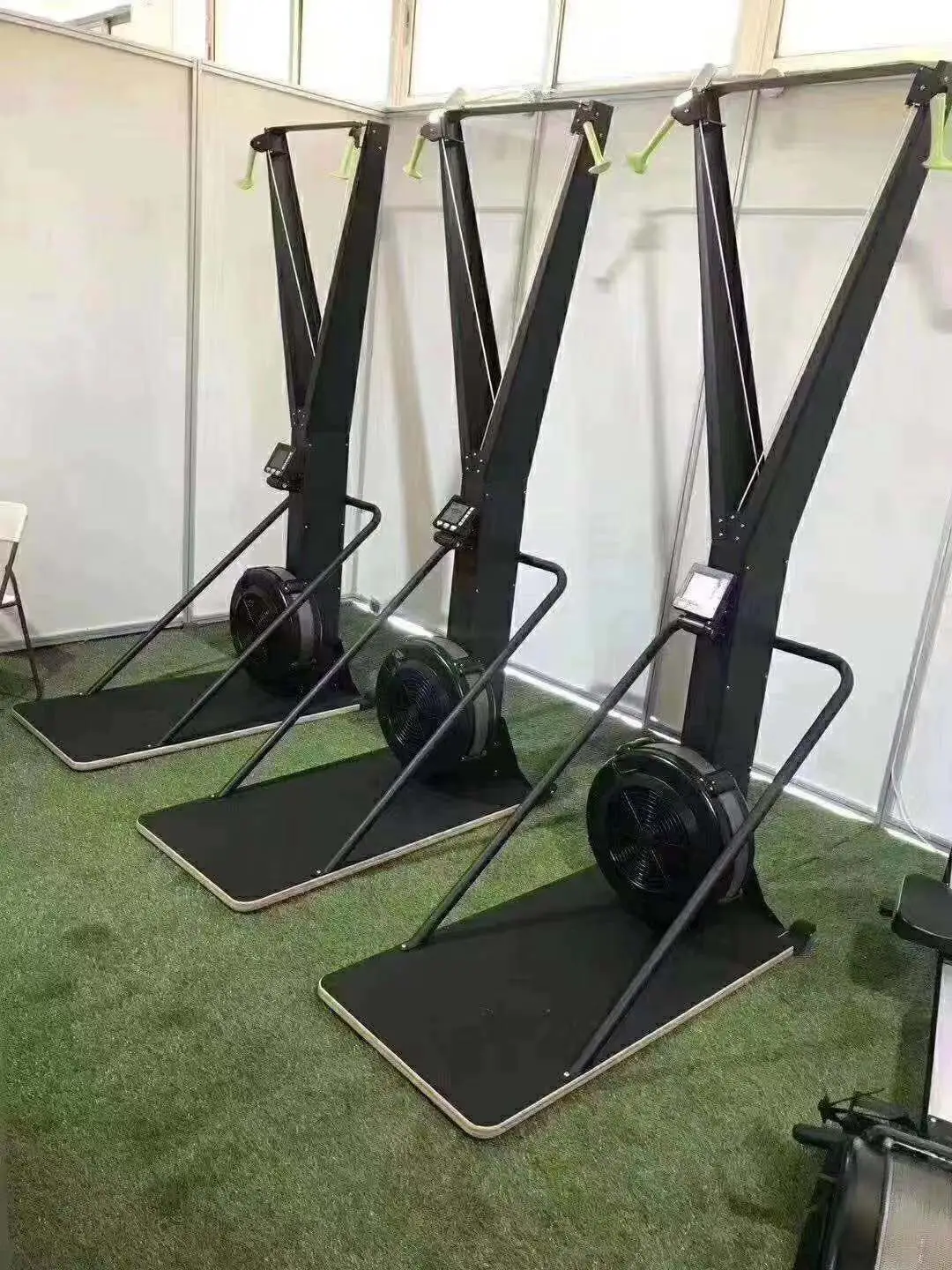 رائجة البيع المهنية آلة تدريب التزلج رياضة القلب مقاومة الرياح أجهزة لياقة بدنية التزلج المدرب آلة محاكاة التزلج