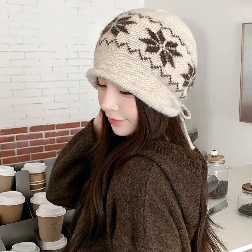 Fashion Snowflake Knitted Beanie Hat Drawstring Wool Warm Knitted Cap Keep Warm Korean Style Jacquard Knitted Hat Autumn