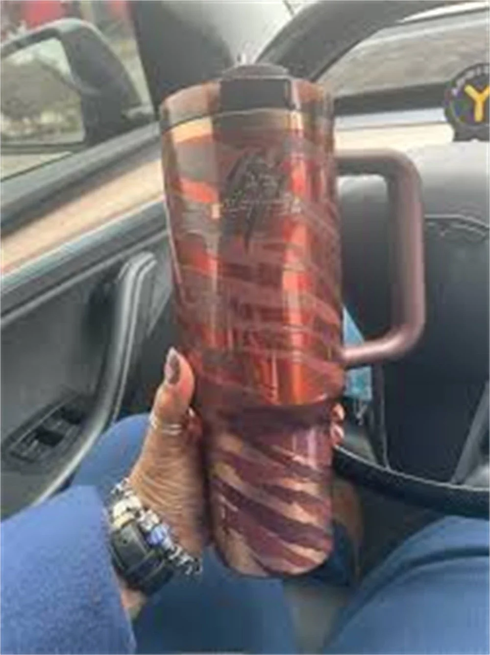 

2025 Hot New Style Tumbler with Handle & Straw 40oz Twist Cupholder Compatible for Travel Insulated Stainless Steel Cup