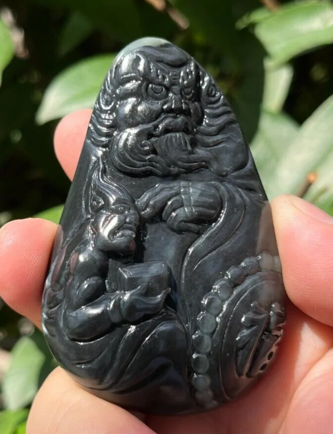 118.6g 100% NATURAL BLACK AND WHITE RIVER JADE HAND CARVED ZHONG KUI PENDANT