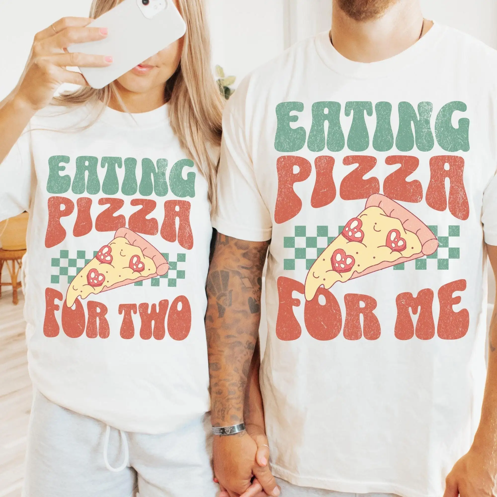 Comiendo pizza para dos anuncios de embarazo camiseta parejas bebé amante de la maternidad