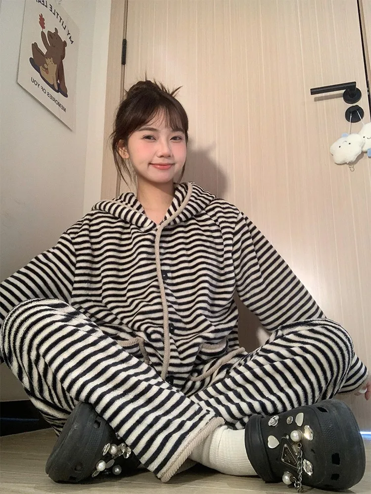 

Pajama Sets Turquoise Women Silky Satin Sleepwear Sleeveless V Neck Knee Length Spring Summer Beautiful Feminine Smooth Jacquard