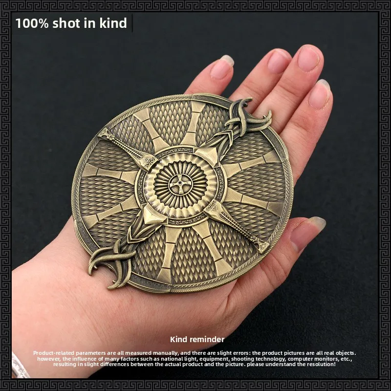 10 cm/3.93 pollici God of War Guardian Shield Kratos Periferiche di gioco Attrezzatura protettiva in metallo Modello di arma Ornamento da tavolo Giocattolo regalo