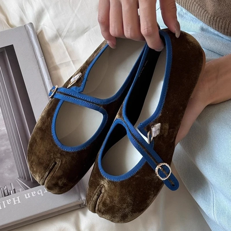 Tabi Split-Toe Ballet Flats Shoes Women Spring Autumn Velvet Buckle Strap Mary Jane Elegant Flannel Soft Ladies Loafers New In