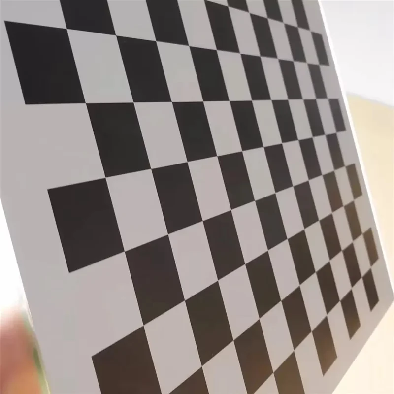 

A69echeckerboard Machine Vision Оптическая корректирующая плата 12X9 Поплавковое стекло Подложка Квадратная калибровочная доска из глинозема 70 мм
