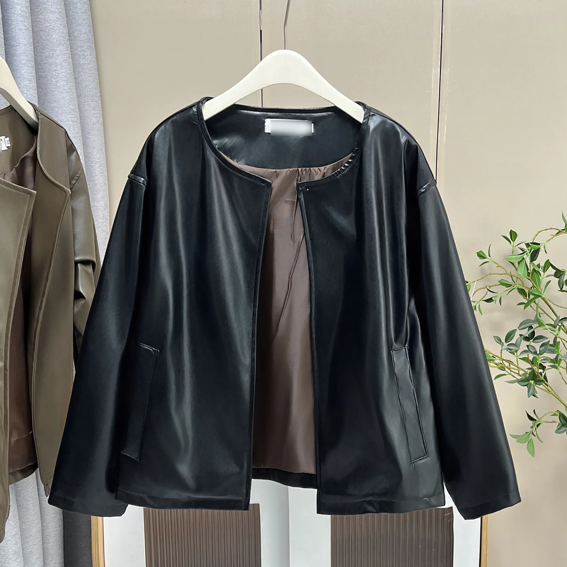 XXXXL Mode Plus Size Dames PU Leren Jas 2025, Nieuwe Stijl Elegante knopvrije Eenvoudige Jassen 1731