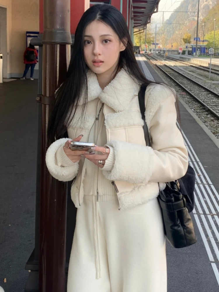 

Korean Style Thickened Short Lamb Fur Jacket Warmth Sensation Women's Fashion Outerwear Zipper Closure Color Casual Wear