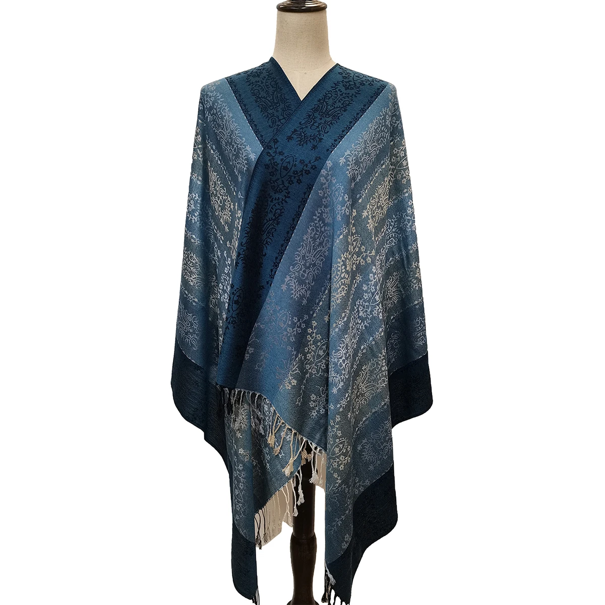 A women\'s versatile cashew jacquard scarf and short fringed shawl are suitable for daily casual outer decoration