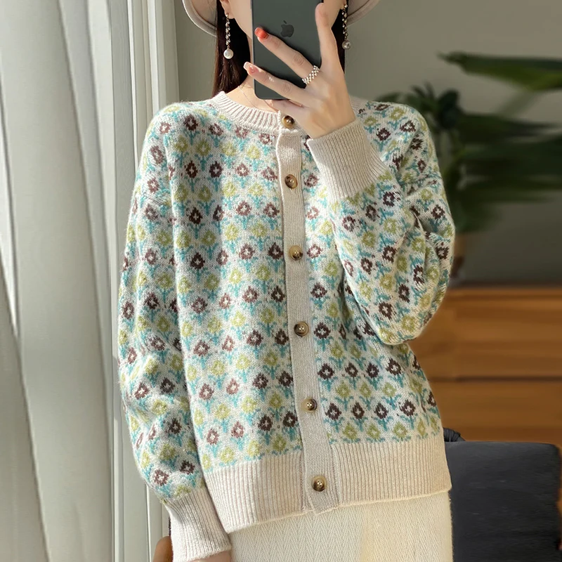 Color matching mosaic loose knit cardigan round neck long sleeve Joker thickened 100% pure cashmere coat.