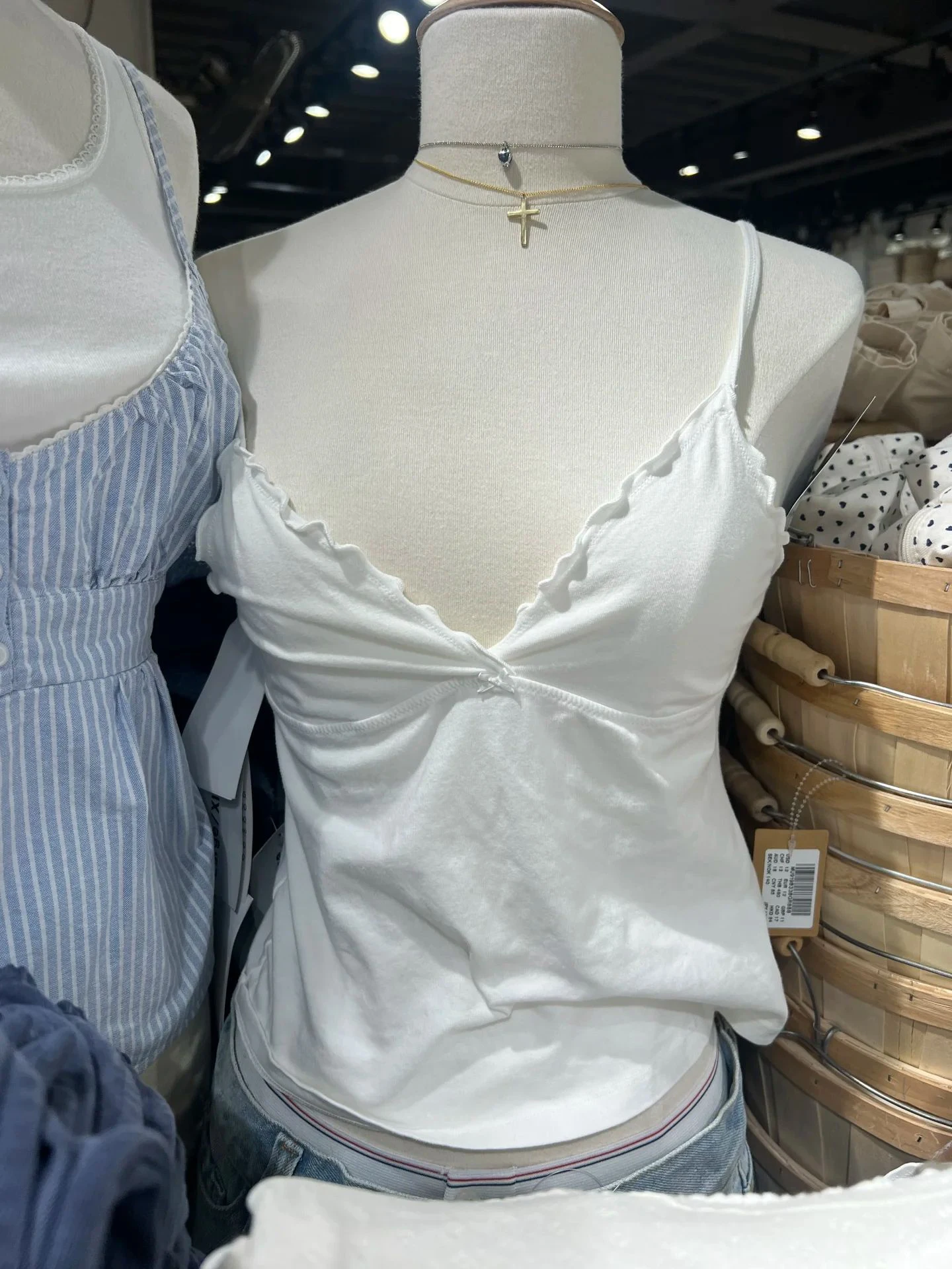 

Bow White Slim Crop Top Woman Summer Fungus Trim V-neck Sleeveless Cotton Camisole Solid Simple Sweet Cute Home Tank Tops Y2k