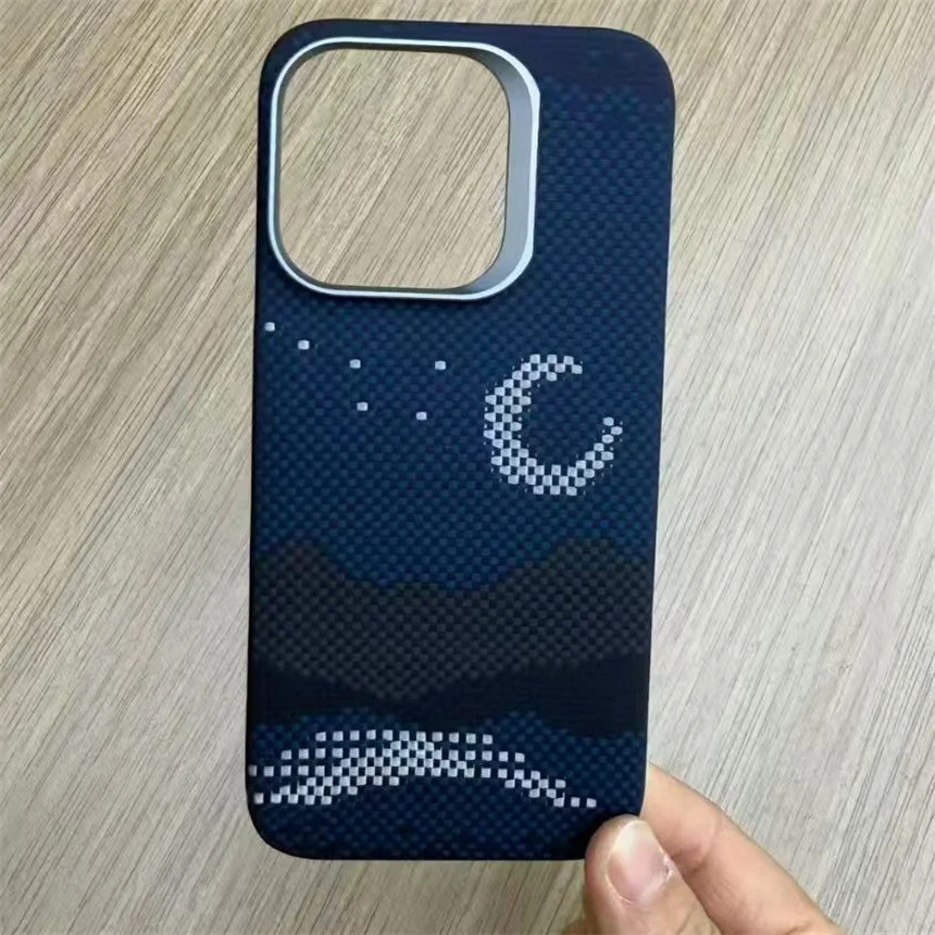 حافظة كيفلر المغناطيسية لهاتف آيفون 17 16 15 برو ماكس غطاء من ألياف الكربون الأراميد رفيع للغاية وخفيف الوزن ودرع نحيف ومتين