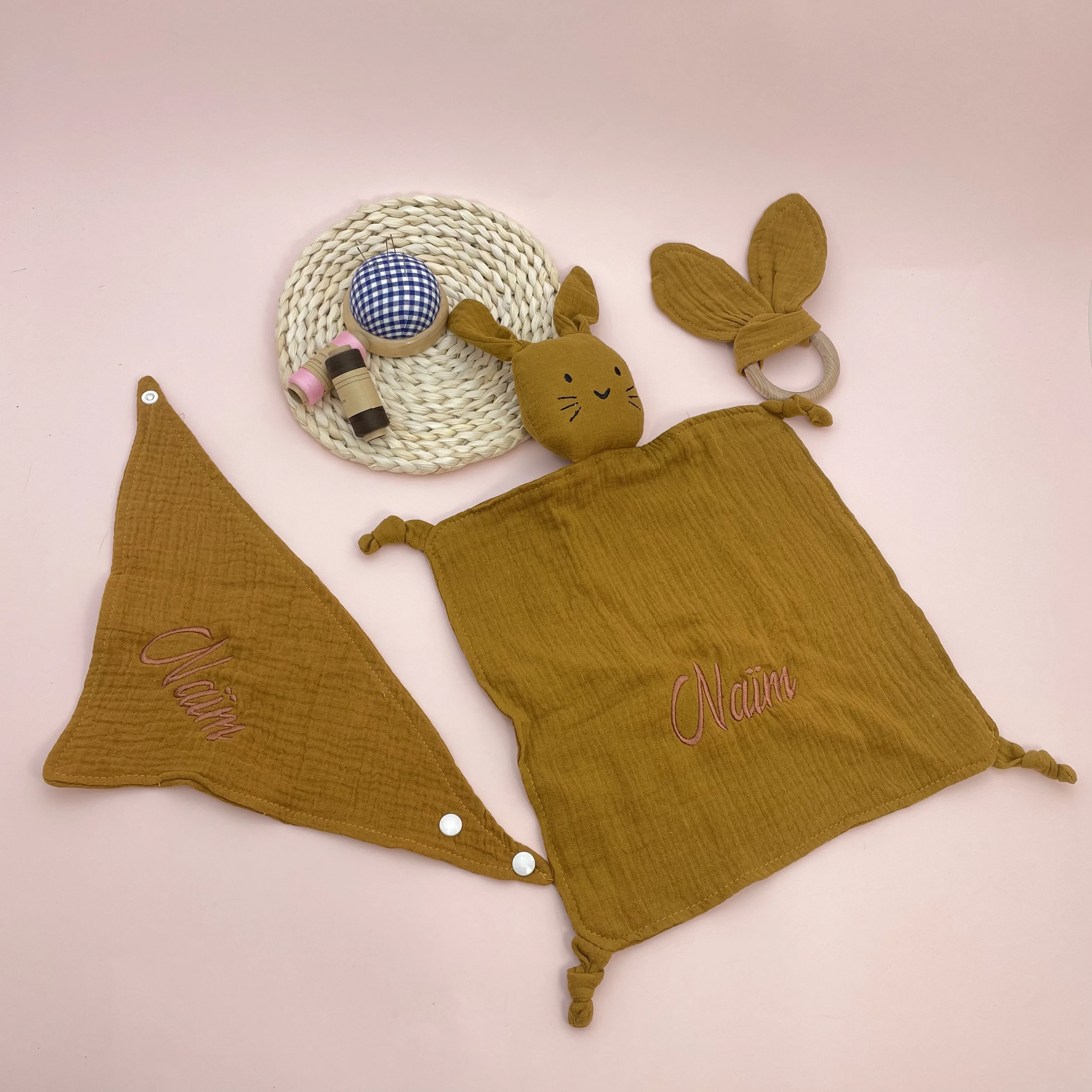 Personalized 3pcs Set Cotton Muslin Baby Bib Rabbit Doll Newborn Appease Towel Security Blanket Baby Sleeping Cuddling Towel Kid