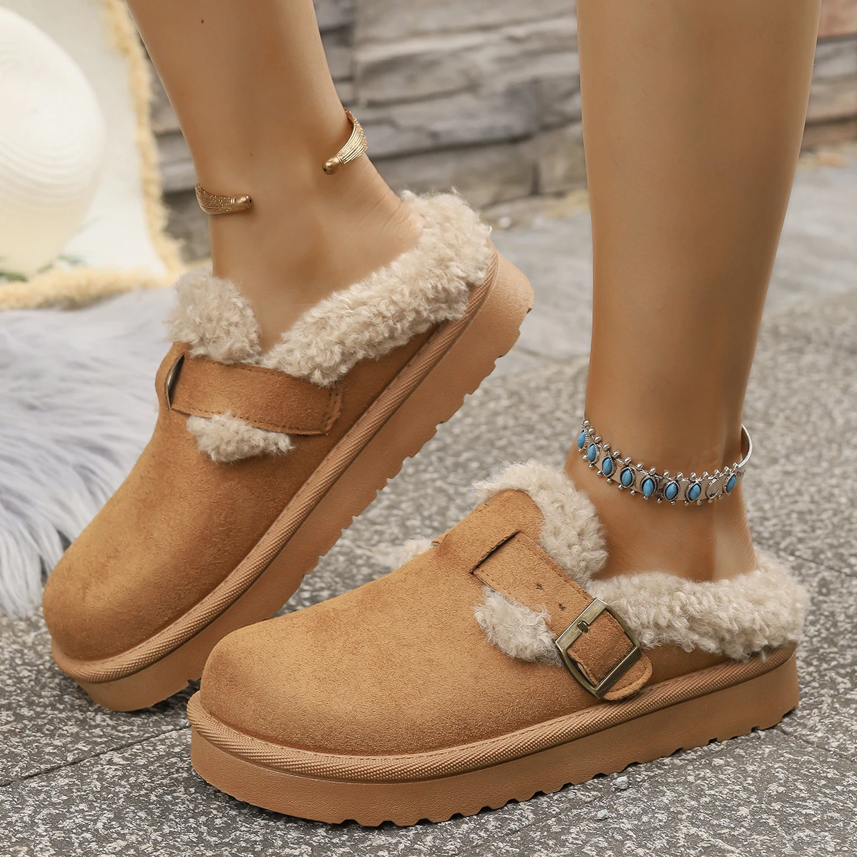 

2025 Fashion Autumn Winter Plush Buckle Warm Cotton Slippers Casual Large New Hair Half Slipper Cotton Shoes Women Snow Boots