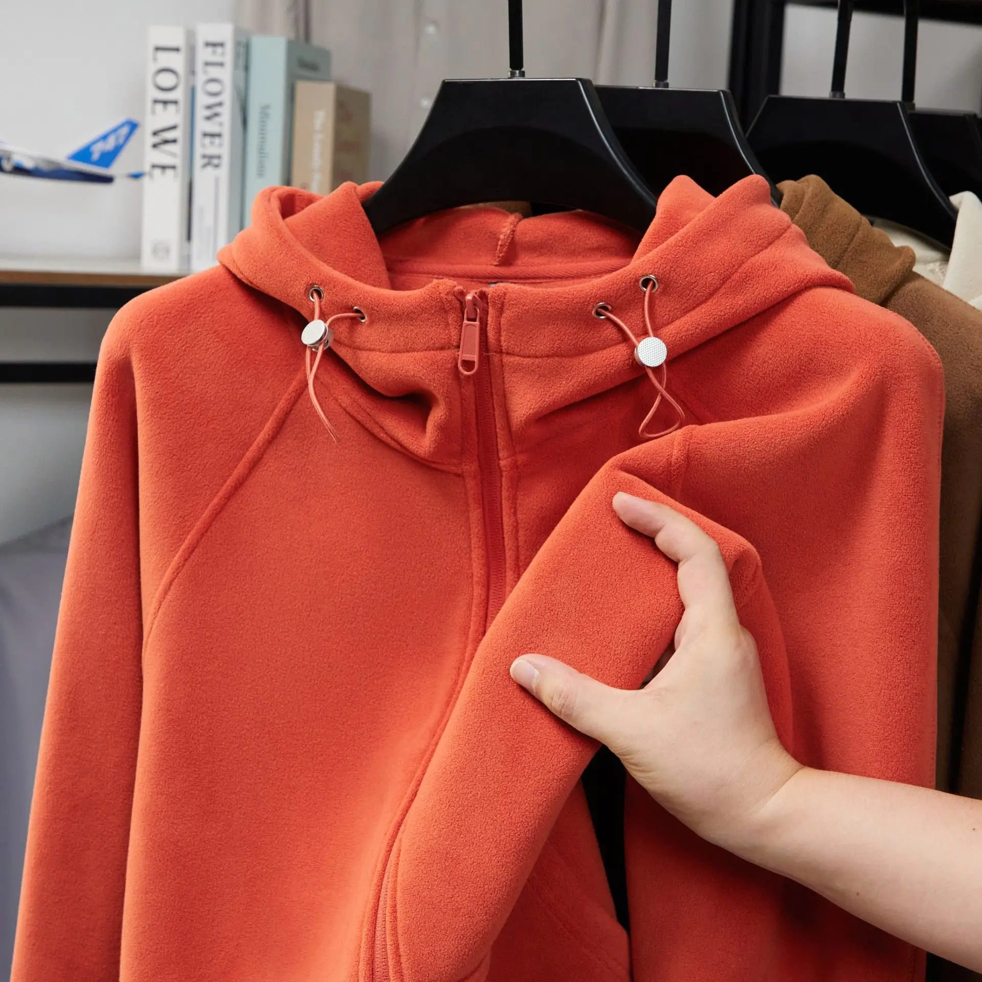 เสื้อสเวตเชิ้ตผ้าฟลีซมีฮู้ด เสื้อผ้าผู้หญิง สำหรับฤดูใบไม้ร่วง แขนเสื้อแบบแร็กแลน ชุดกีฬา ลายถัก สไตล์ลำลอง ใส่ได้ทั้งชายและหญิง สไตล์แอคทีฟ