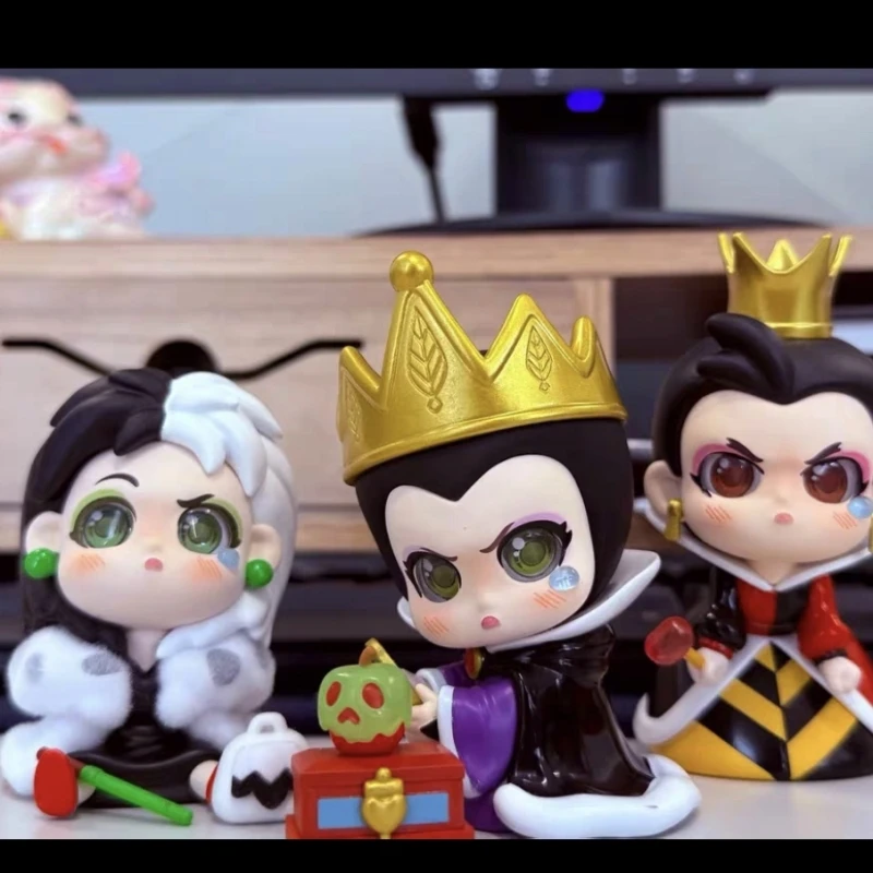 

2025 Disney Villains Born To Rebel Mystery Box Evil Queen Witch Collectible Figures Dark Fanntasy Theme Desk Decor Kawaii Gift