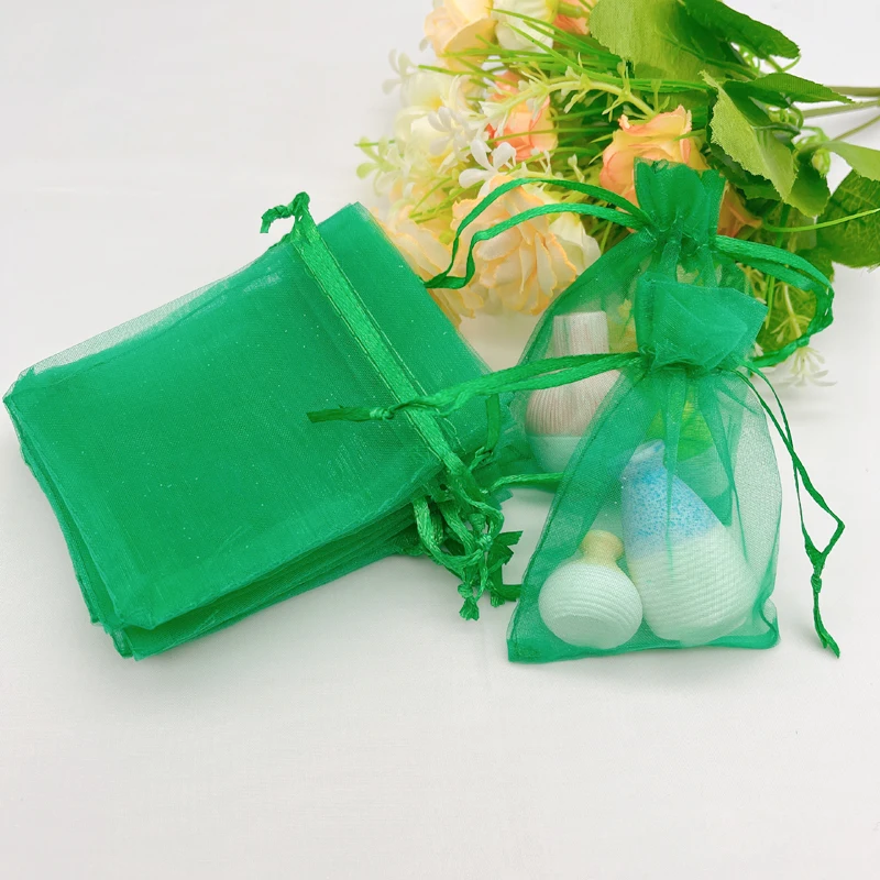 Organza Natal Gift Bags, Drawstring Embalagem Bolsa para Favores Do Casamento, Saquinho De Armazenamento De Doces, Fontes Do Partido, Grama Verde, 100Pcs