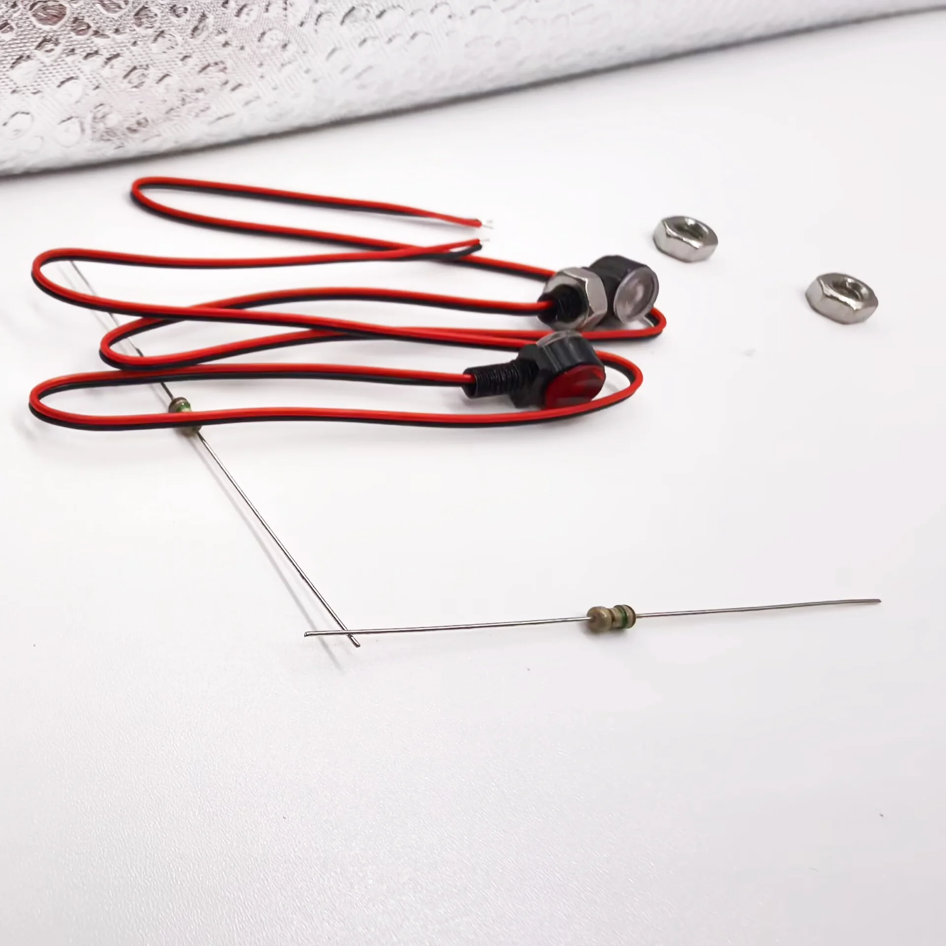 RC 1/14 1 Paar LED-Positionsleuchten Seitenlichter für Tamiya Hydraulikbagger, Lader, Muldenkipper, für MAN VOLVO Kipper DIY-Teile – Detail 6