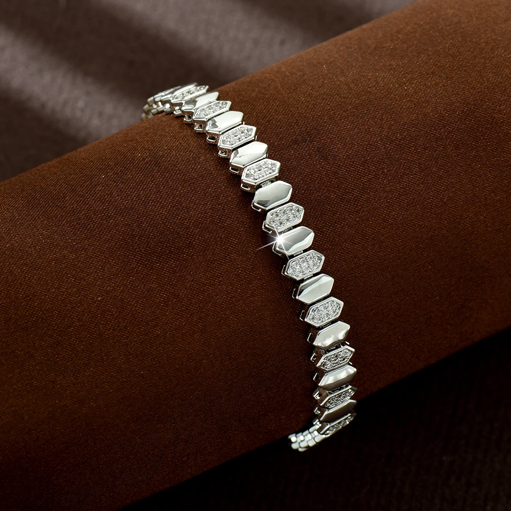 HIBRIDE New High Quality Everyday Temperament White Bracelet Women's Clothing Accessories Jewelry Wedding Holiday Gifts B236