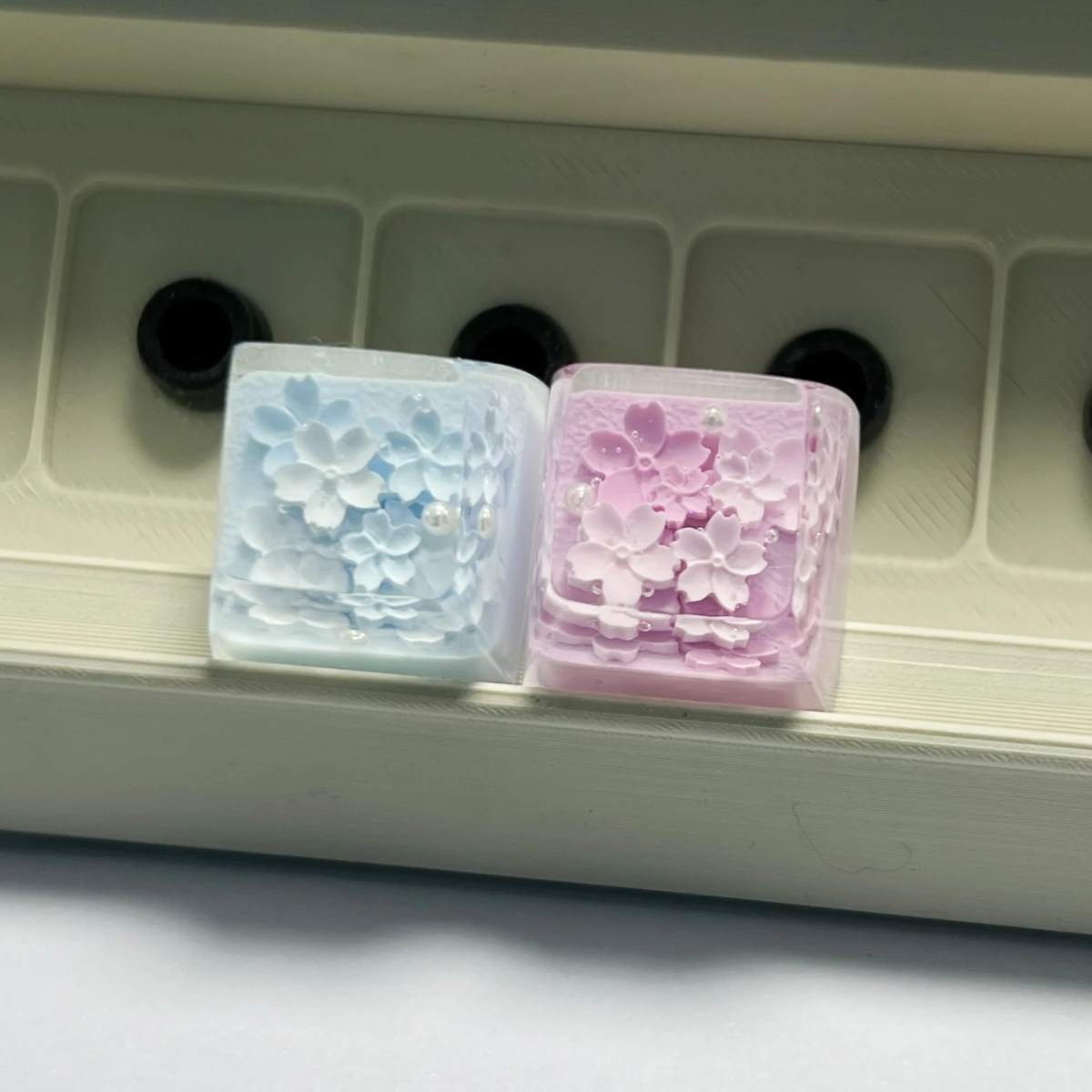 أزهار لطيفة مخصصة كيكابس الراتنج بالتنقيط الغراء الكرز شفافة عبر رمح لعبة ESC لوحة المفاتيح الميكانيكية Keycap