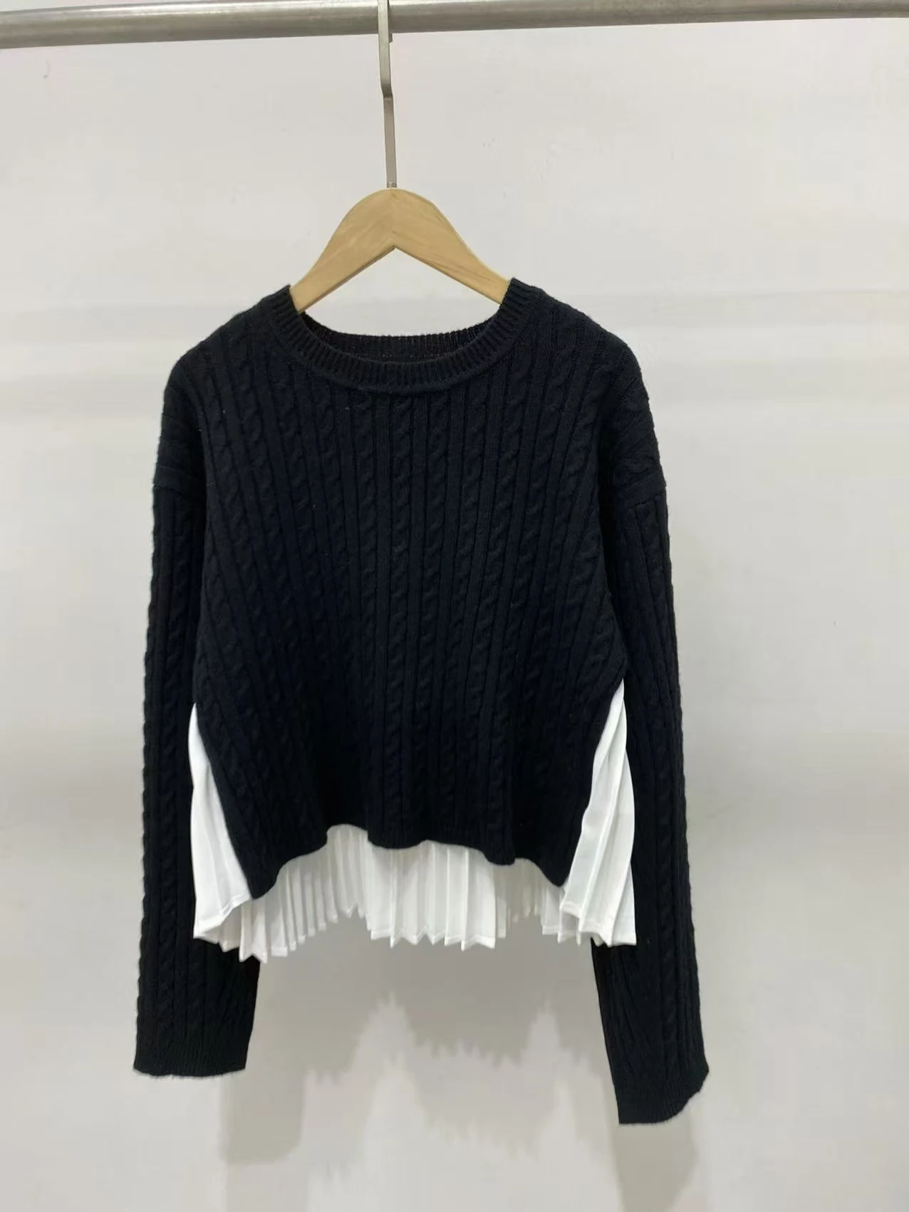 Hundred Fold Knitted Sweater, Autumn and Winter Wool Splicing Top, French Niche 2024 Autumn and Winter New Women's Clothing