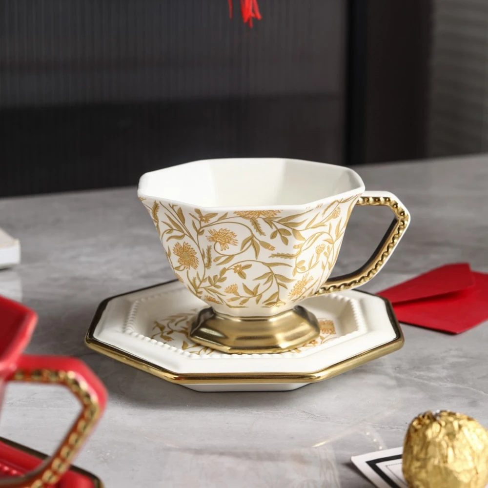 Luxury Ceramic Coffee Cup and Saucer Set Vintage Flower Gilded Octagonal Coffee Cups Dish Exquisite Afternoon Tea Cups Drinkware