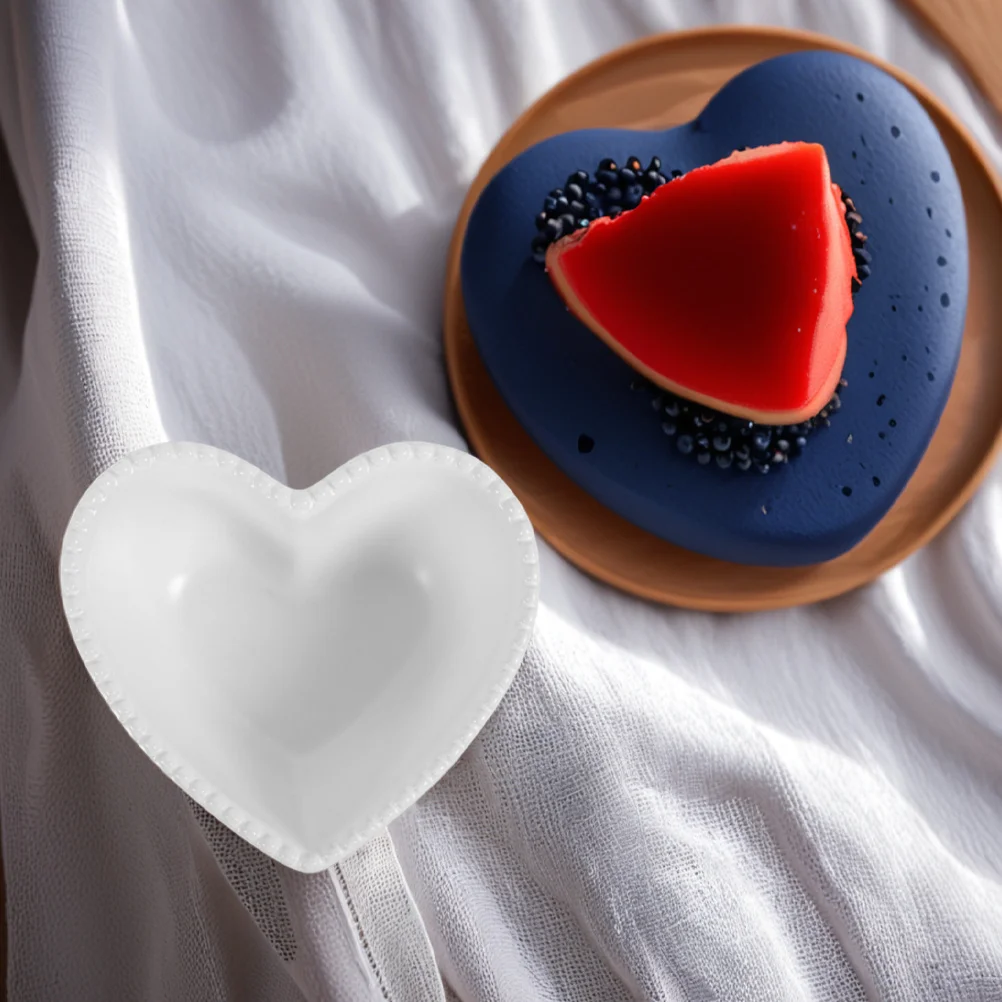 

2Pcs Pure White Heart Ceramic Bowls Versatile Pudding Cake Dish for Snacks Desserts Cereal Soup Fruit Salad Kitchenware