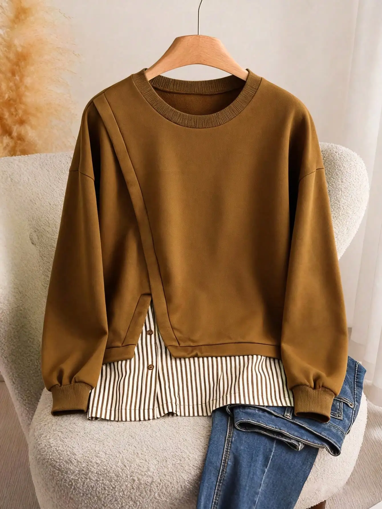 Plus Size Loose Fit Casual Sweatshirt with Striped Layered Design for Spring Autumn