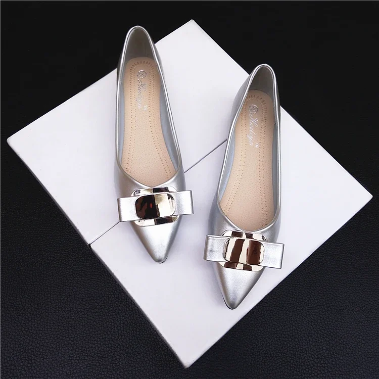 Flat Shoes Women's  New Silver Pointed Versatile Light Mouth Soft Sole Temperament Single Shoes 7113