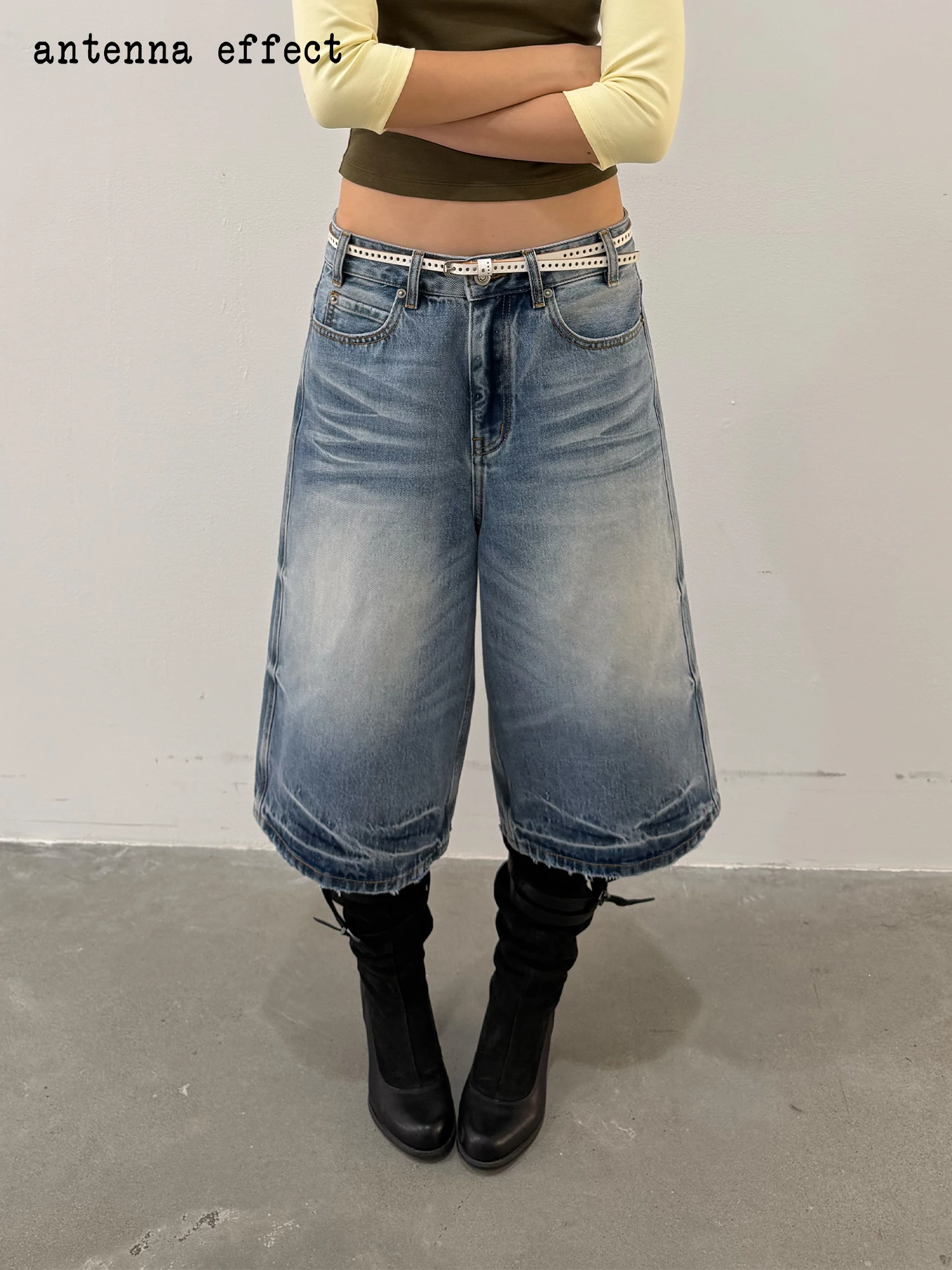 

Retro Washed Distressed Mid-Calf Denim Jeans Low Waist Loose Fit Texture Three Dimensional Effect Seven-Eighths Leggings