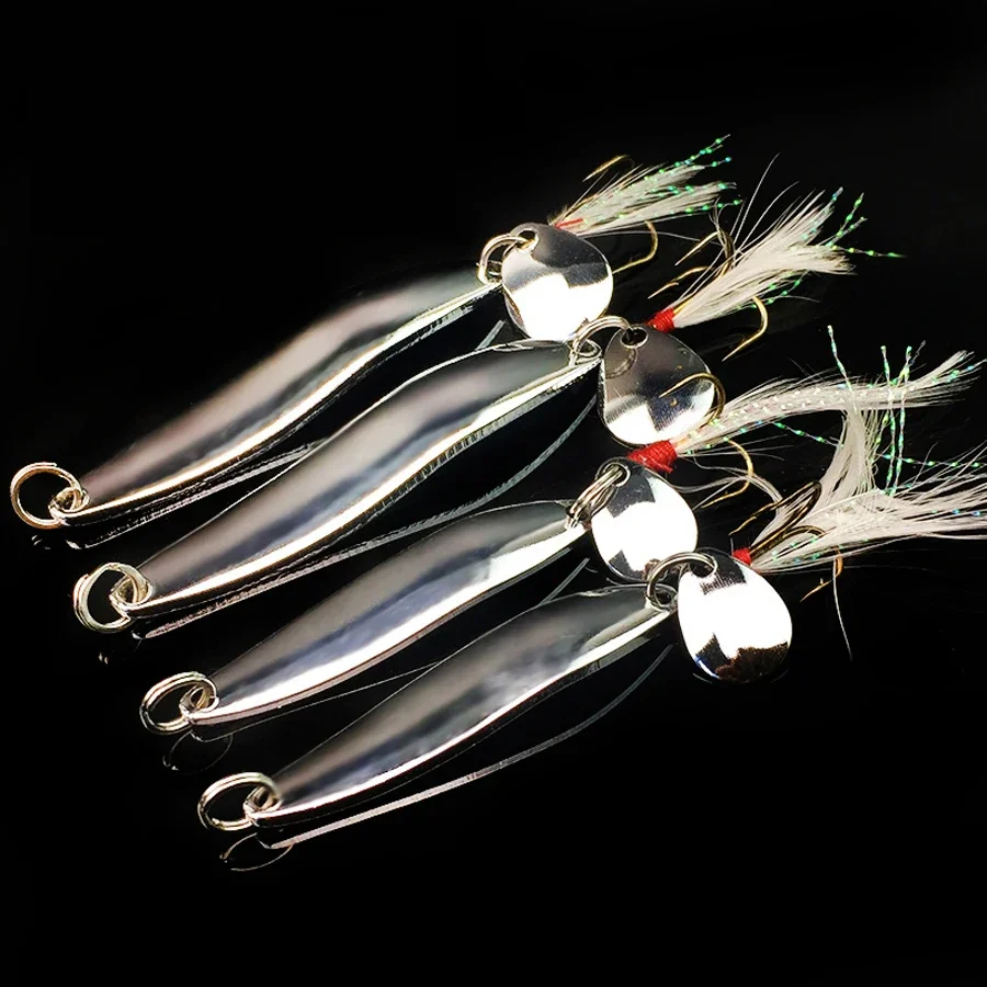 5 Stück harte Angel-Spinner-Köder, 5 g, 13 g, Kit mit gefiederten Drillingen für Barsch, Hecht, Salzwasser, Süßwasser, helle Blitzvibration – Detail 6