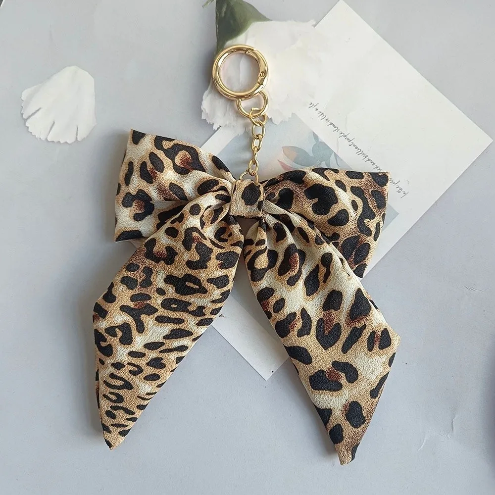 Y2K Style Zinc Alloy Leopard Print Keychain Fabric Durable Design Bow Bag Charm Lightweight Oversized Keyring Accessory Car Keys