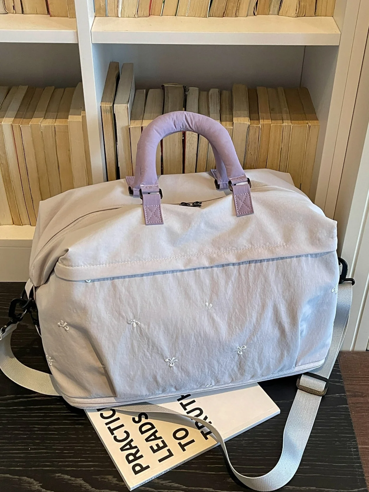 large-capacity-knot-short-trip-travel-bag-fashionable-luggage-suitable-for-students-boarding-and-traveling