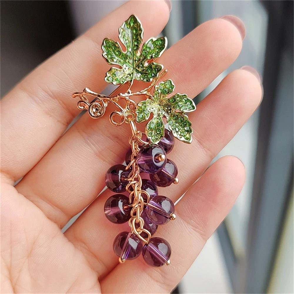 Fresh, sweet and creative fruit grape bunch brooch cardigan fixed anti-exposure pin accessories temperament brooch for women