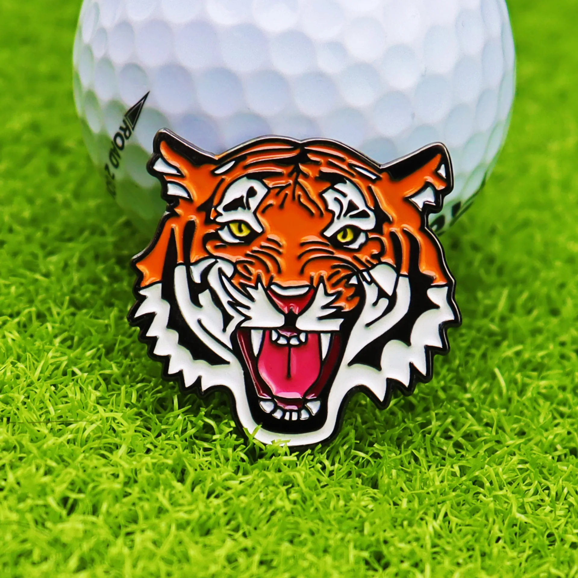 New Golf Accessories Golf Ball Marker Hat Clip Creative TIger Ball Mark LY5872