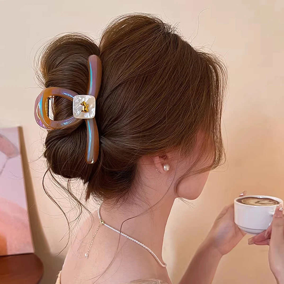 1pc high-end fine flash gradient golden label dog half-tied hair grab hair ornament on the back of the head shark clip 2025