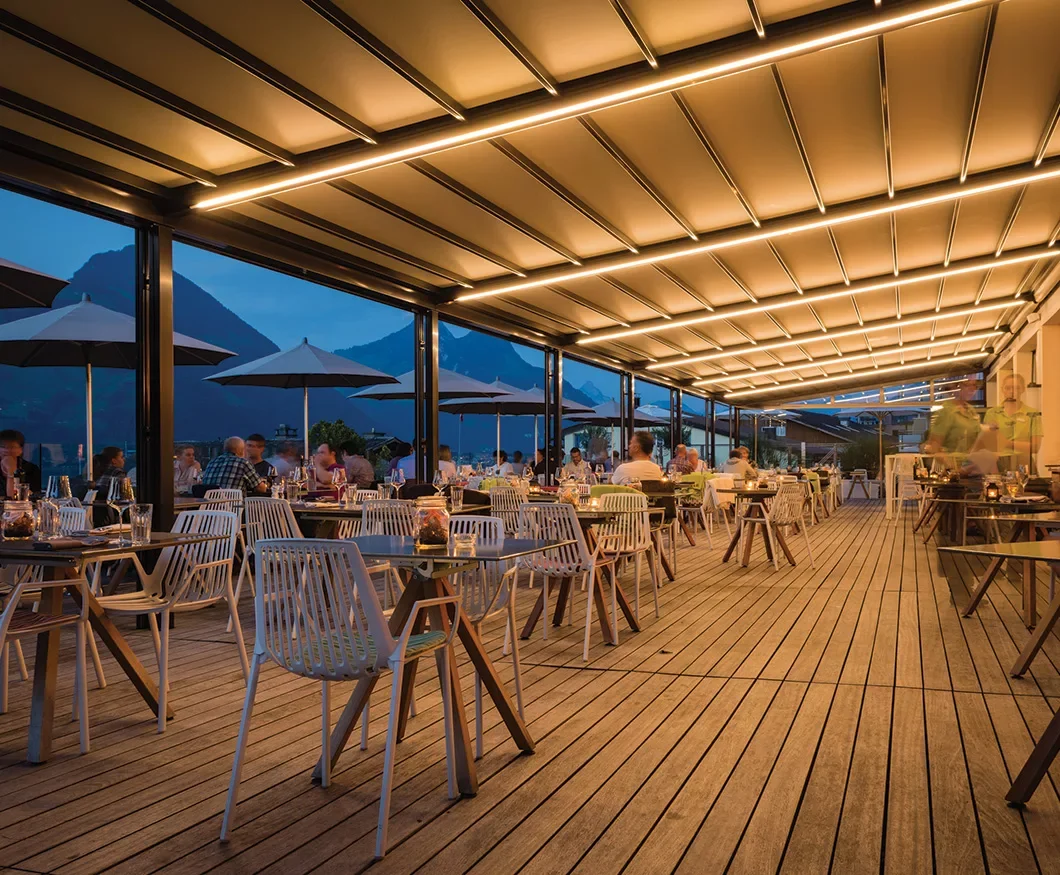 Retractable Roof Pergola: Motorized Outdoor Shade Solution for Modern Patios with Aluminum Frame and PVC Canopy