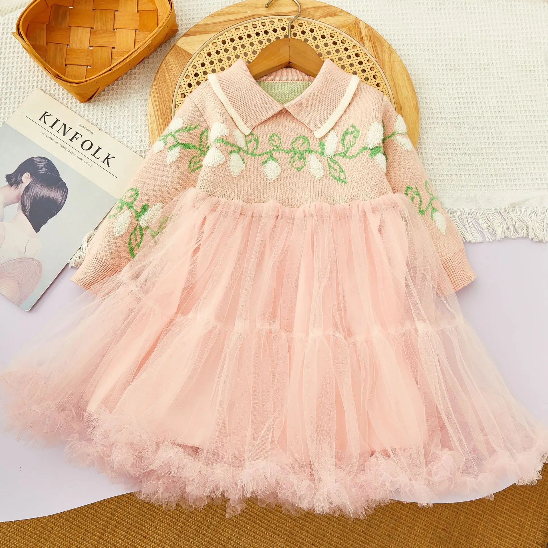 

2024 Winter New Girls Dress Long Sleeve Turn-down Collar Embroidery Beige Cute Designer Girls Princess Dress Vestido 18M-7T