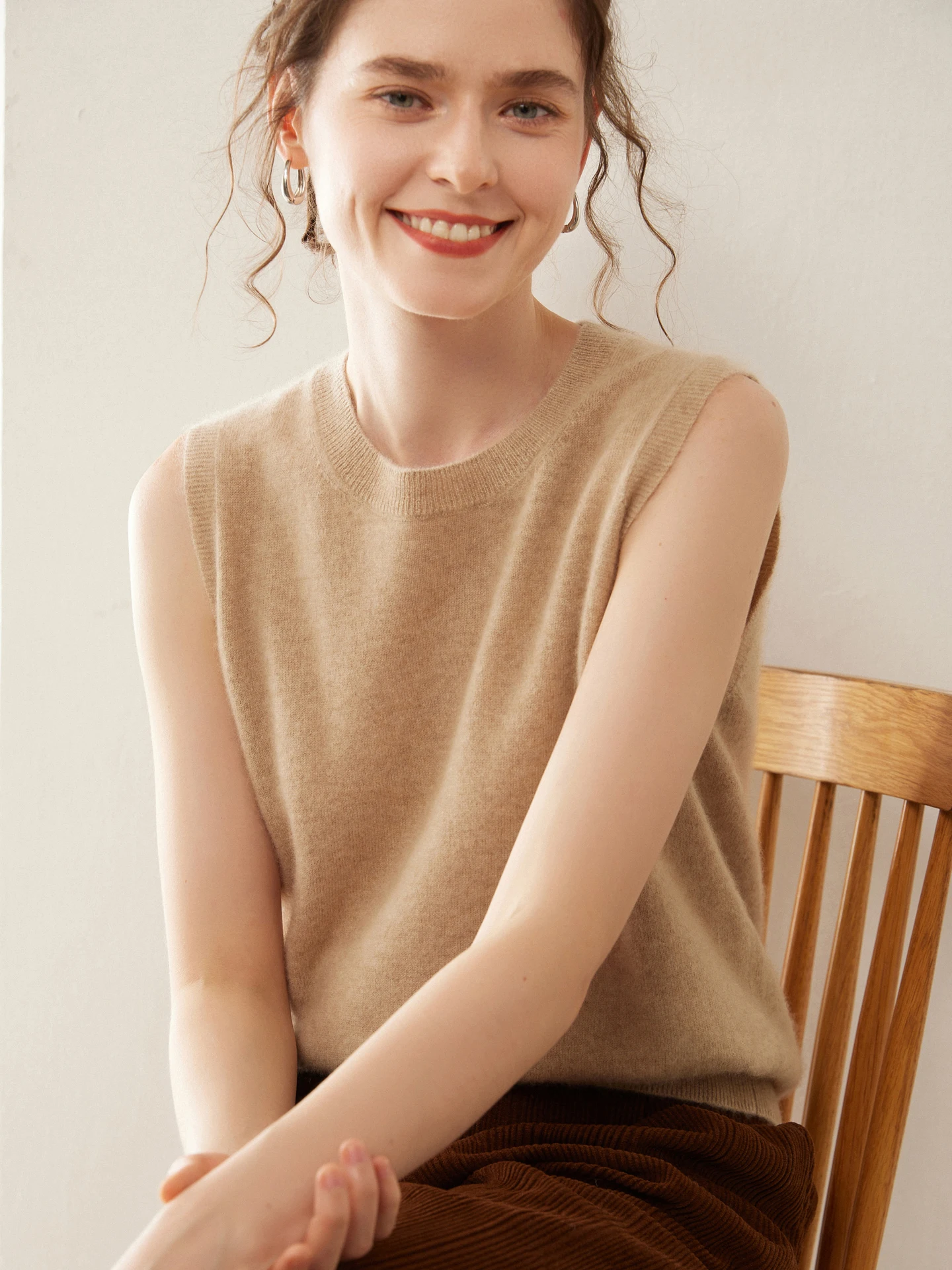 

Мягкий, приятный для кожи жилет Camere, женский круглый вязаный свитер Ne Svel, осень-зима, модный однотонный жилет