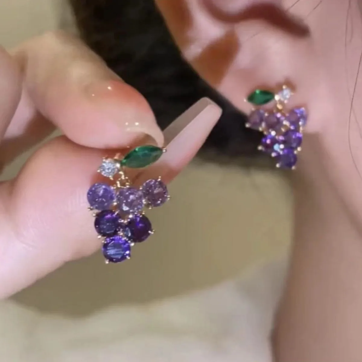 Exquisite Purple Grape Earrings Fresh Snd Sweet Girl's Crystal Fruit Stud Earrings For Women Casual Party Accessory Jewelry Gift