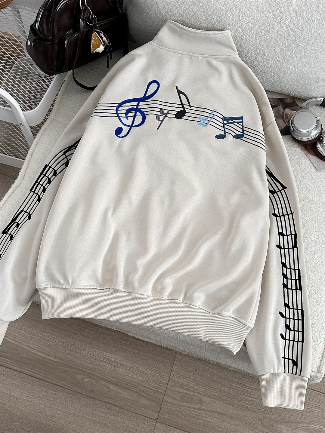 Retro American Style Loose Fit Zipper Hoodie for Men with Music Note Embroidery Stand Collar Casual Wear Spring Autumn