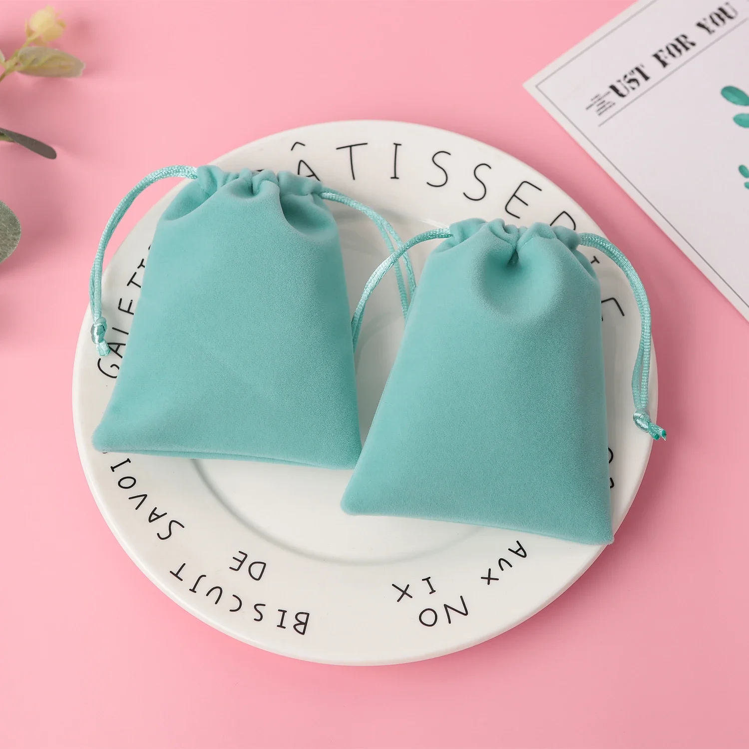 50 Buah Kantong Perhiasan Beludru Padat Merah Anggur Tahan Gores untuk Tas Permen Pernikahan Paket Organizer Logo Kustom Pesta Natal