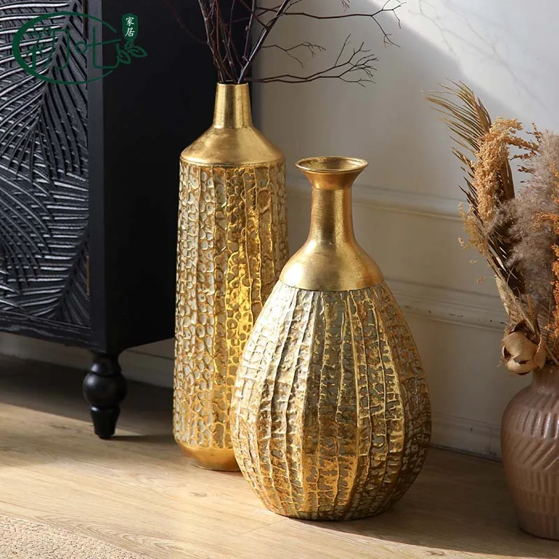 Rococo gold retro vase ornament European neoclassical beating texture old flower utensils shopping mall store decoration