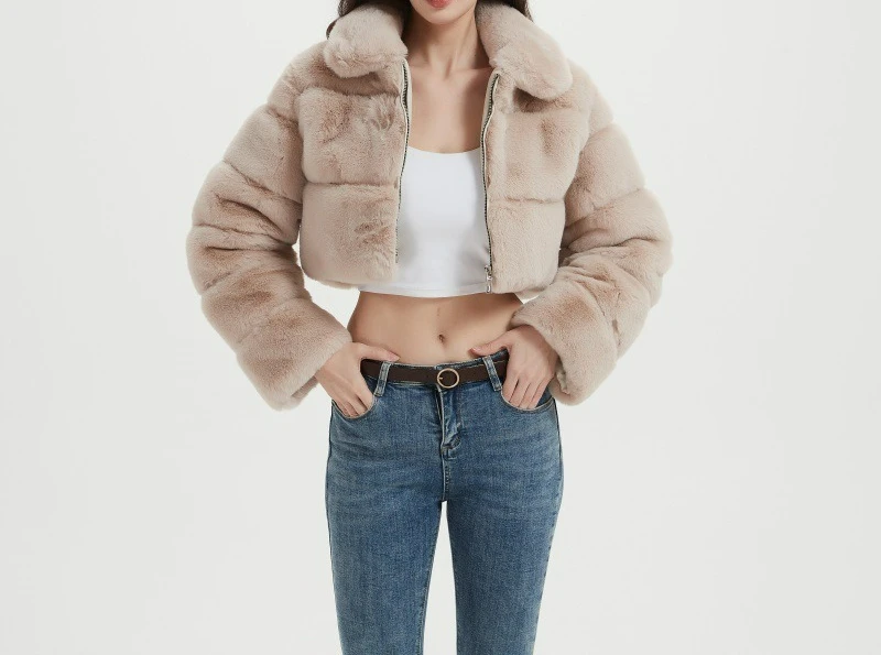 

2025 Autumn and Winter New Eco friendly Artificial Wool Jacket Women's Short Plush Top