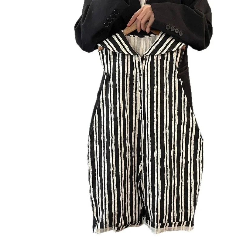 بدلة قفز صيفية جديدة للأطفال لعام 2025 ذات ياقة بحار أنيقة ملونة ومموجة منقط