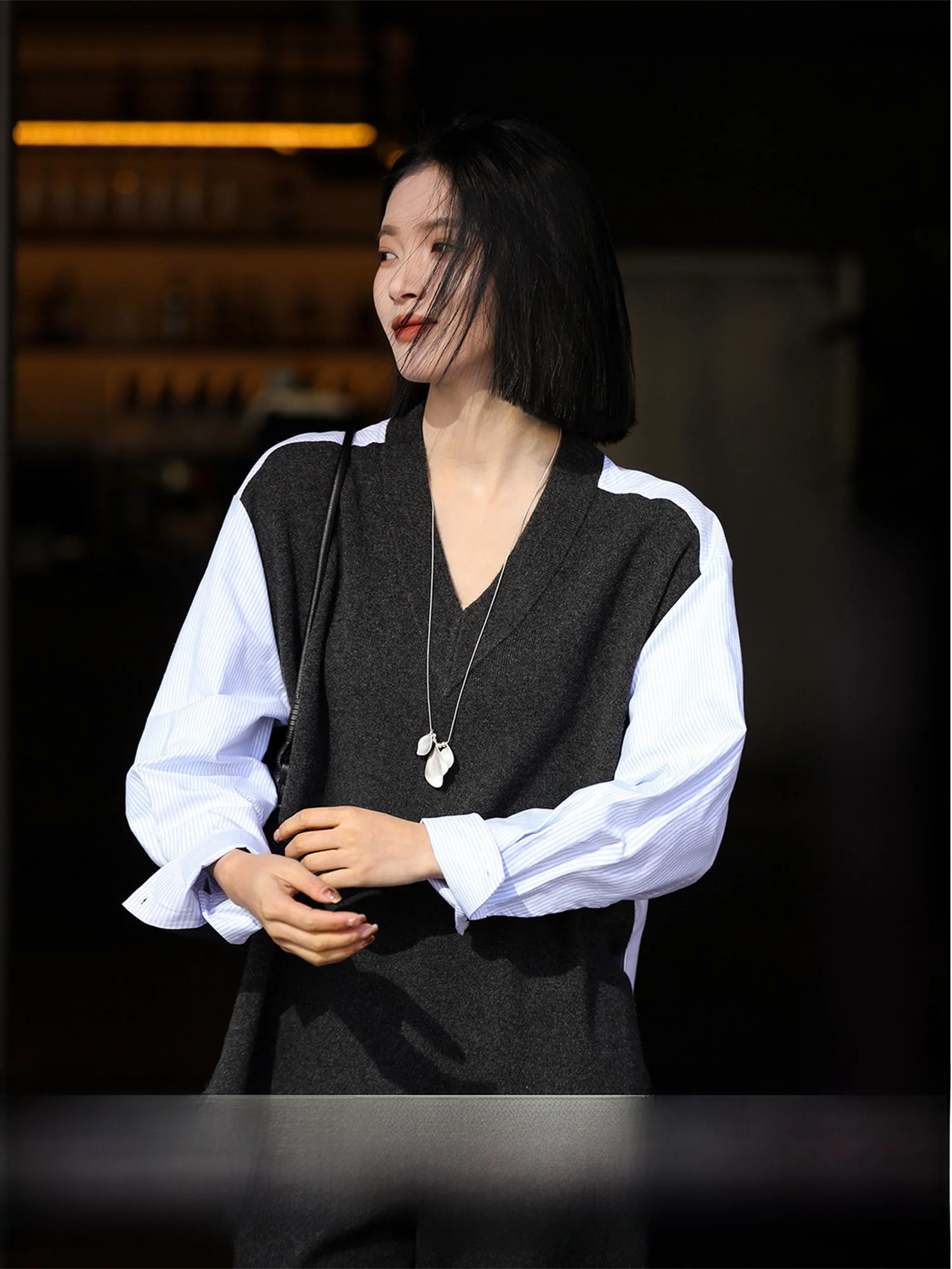 

Вязаный свитер с деконструированным дизайном для женщин, из качественного хлопка и шерсти, с V-образным вырезом, повседневный, свободного кроя, весенний сезон