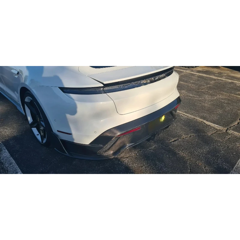 Hot Selling Dry Carbon Aero Refit Components Taycan S Deformation Resistant Rear Bumper Diffuser Exterior Styling Parts
