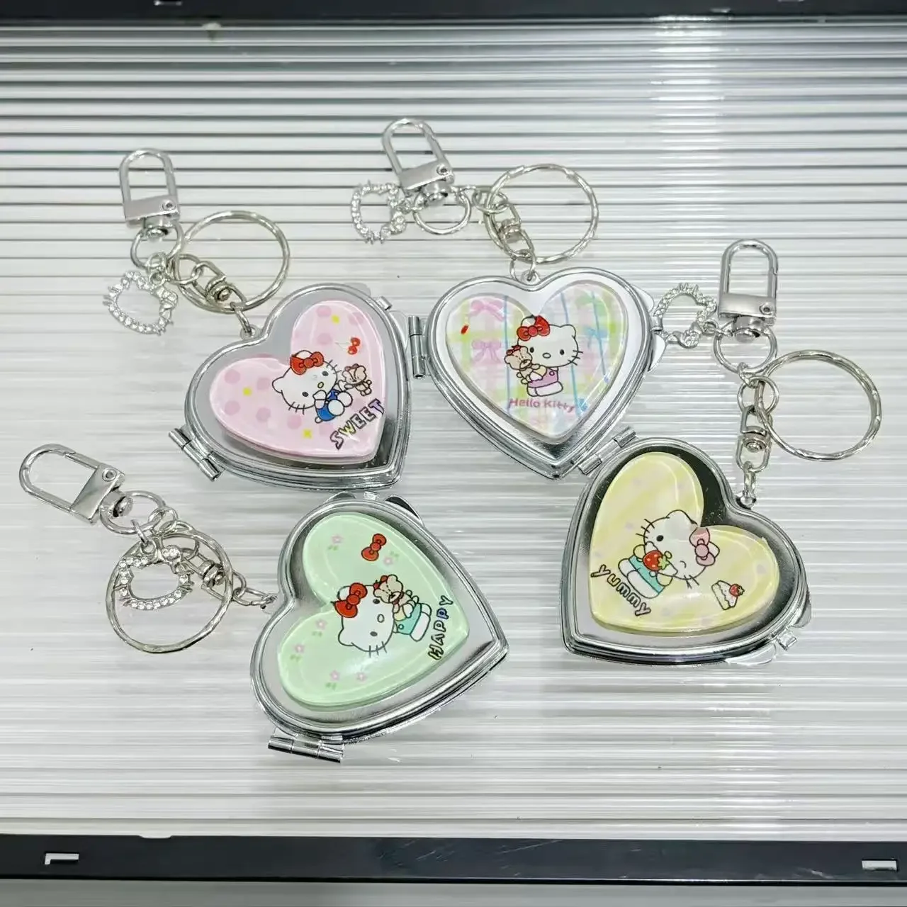 Korean Instagram Style Cute Cartoon  Love Portable Mirror Bag Pendant Makeup Portable Keychain Gift For Girlfriend - view 3