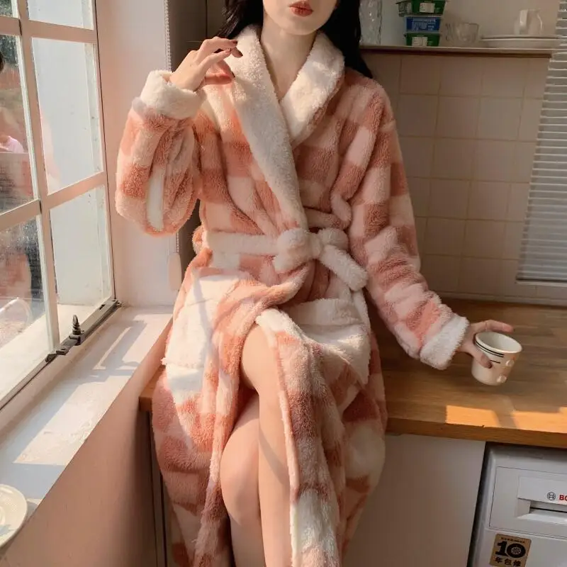 

Женский средний халат, пижама из кораллового флиса для девочек, осень-зима, с длинными рукавами и v-образным вырезом, кружево, утепленная, милая, сохраняющая тепло, домашняя одежда из двух предметов