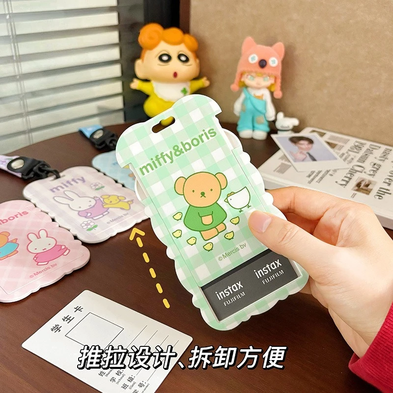 حافظة بطاقات بلاستيكية بتصميم - مراجعة Model Kit Plastic وسعره
